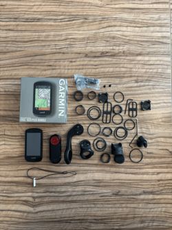 Garmin Edge 1030 Plus Bundle + Garmin Varia radar/zadní světlo.