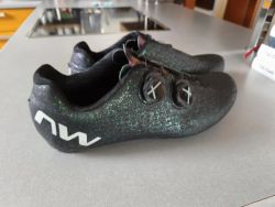 Northwave Revolution 3 - vel. 43,5