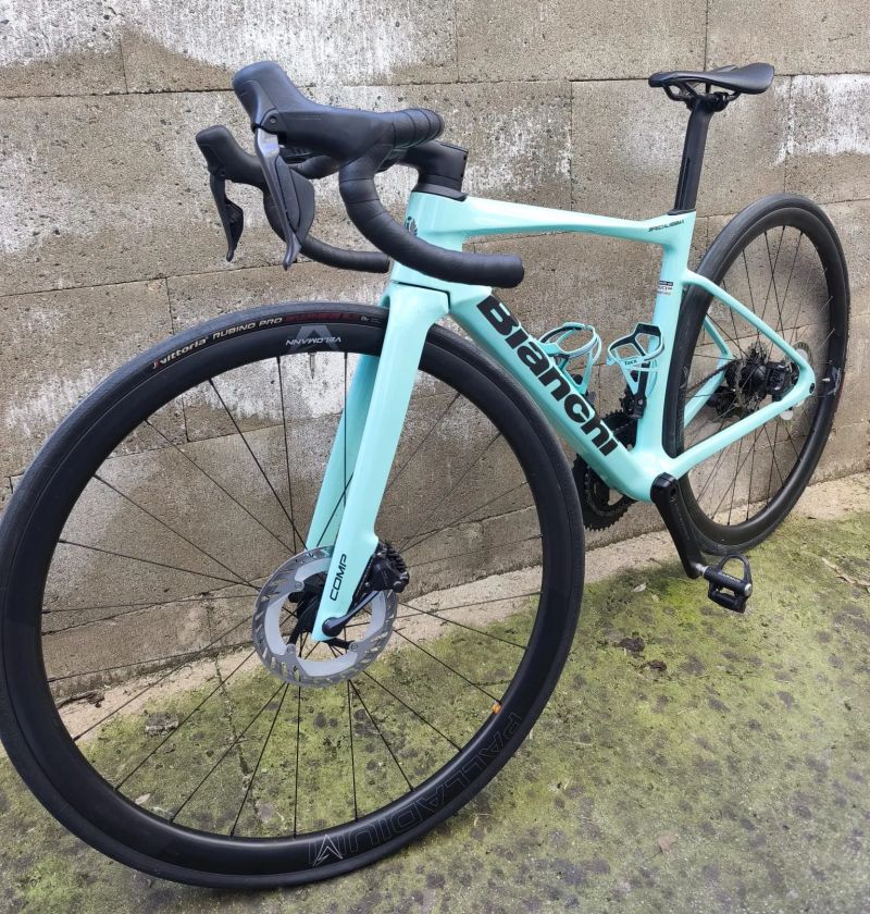 Nabízím Bianchi Specialissima Comp, Shimano Ultegra 2x11, vč. wattových pedálů Garmin