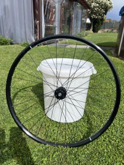 Prodám Newmen 29er boost 110/15 148/12
