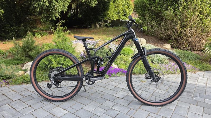 Trek Fuel Ex 9,9 gen 6 Full Karbon Najeto 0 km. NOVÉ- PŘESTAVĚNO NA SJEZDOVOU MAŠINU V MULETU
