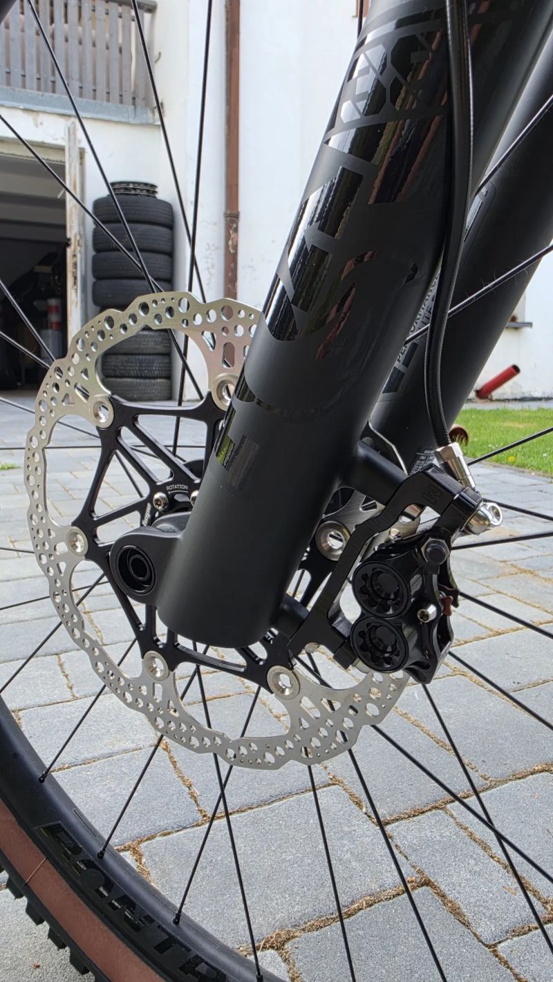 Trek Fuel Ex 9,9 gen 6 Full Karbon Najeto 0 km. NOVÉ- PŘESTAVĚNO NA SJEZDOVOU MAŠINU V MULETU