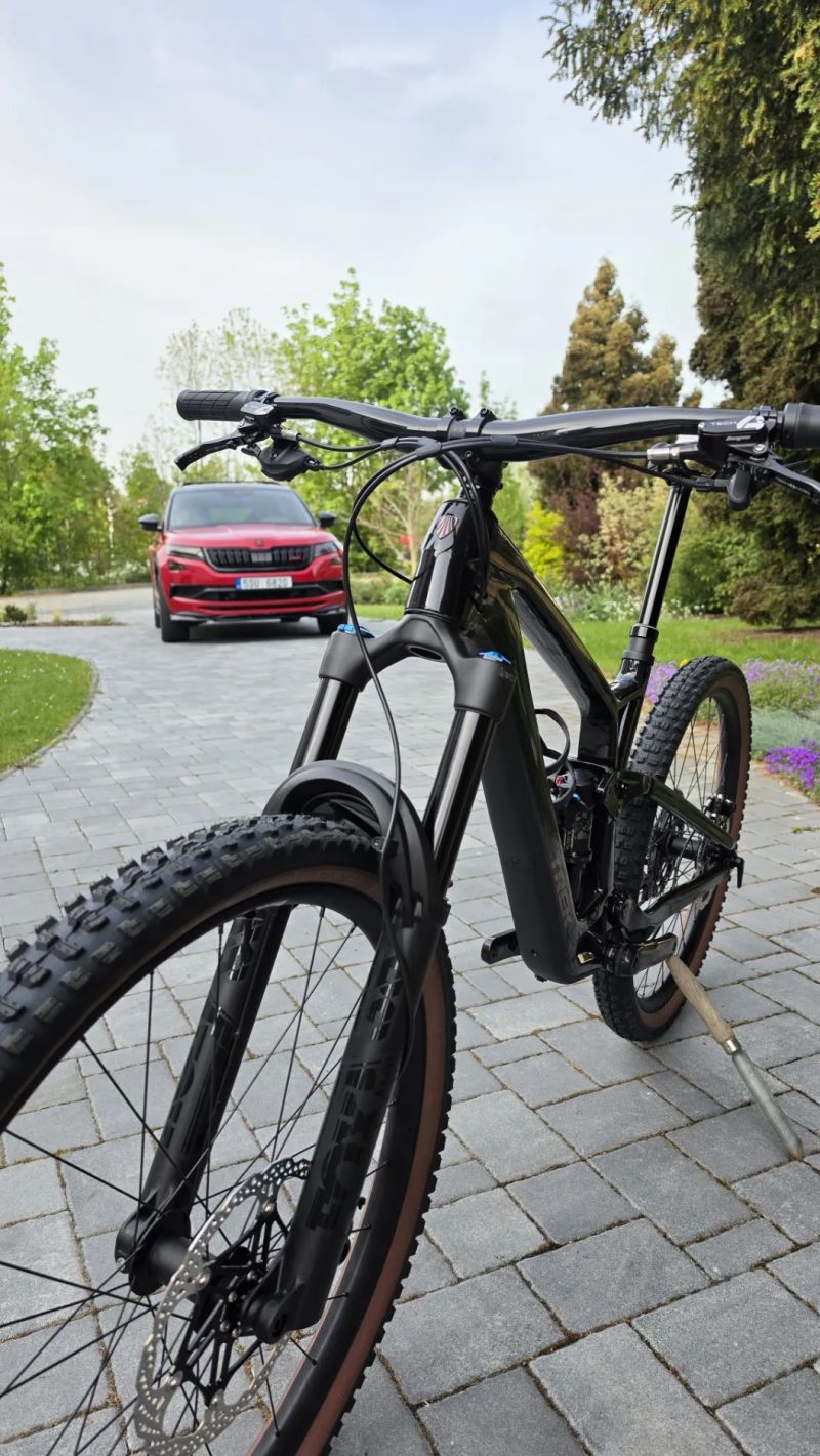 Trek Fuel Ex 9,9 gen 6 Full Karbon Najeto 0 km. NOVÉ- PŘESTAVĚNO NA SJEZDOVOU MAŠINU V MULETU