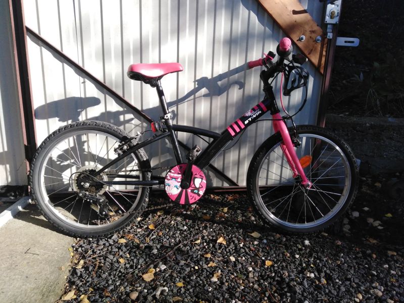 Dětské kolo Btwin 20" 6-9 let.- Solidní stav