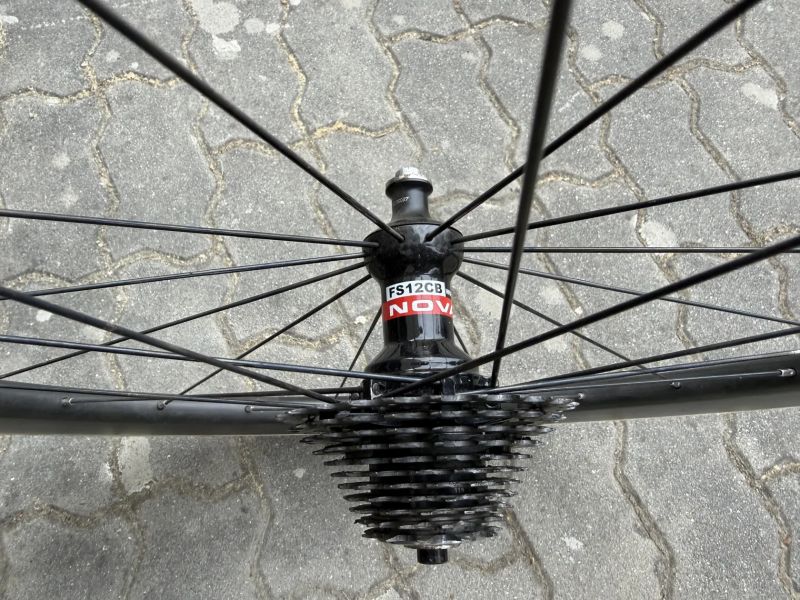 Karbonová galusková kola 88mm - novatec náboje
