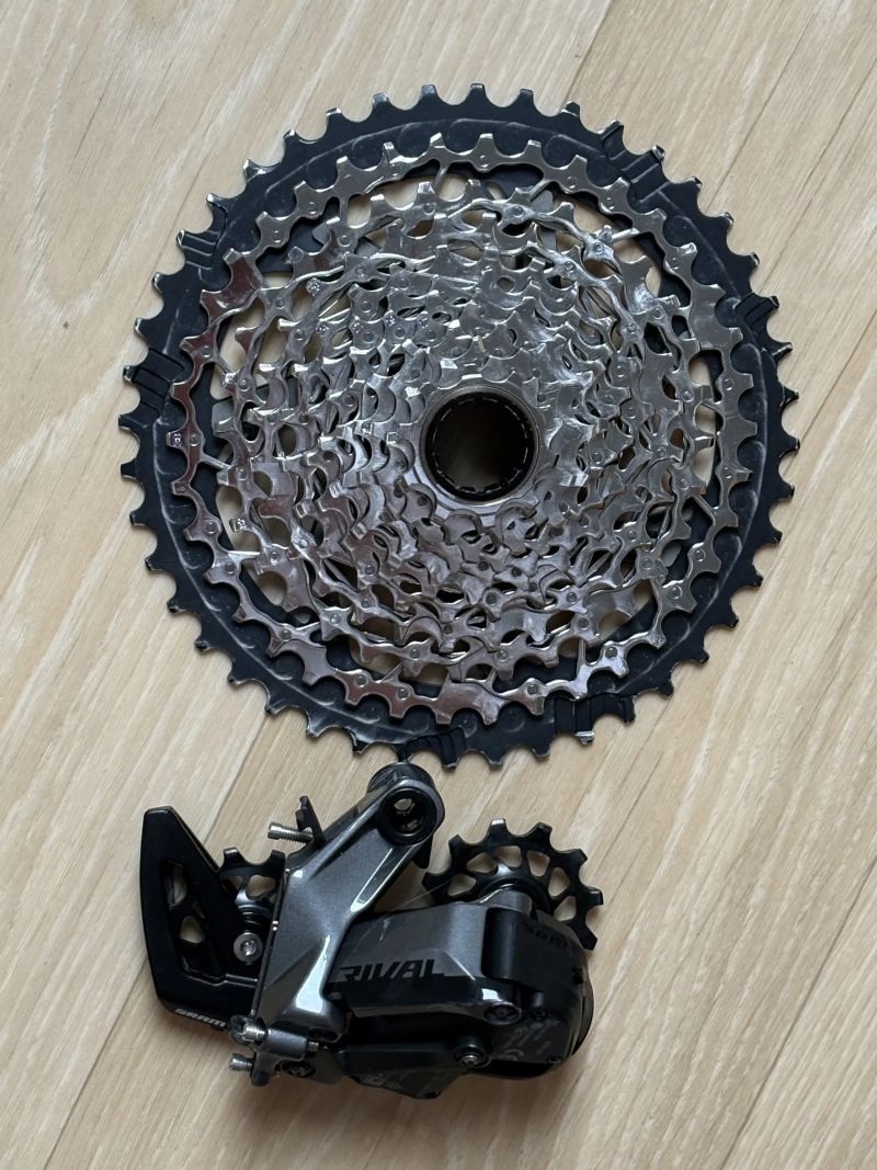 Sram Rival XPLR + Kazeta Sram PG1271 10-44