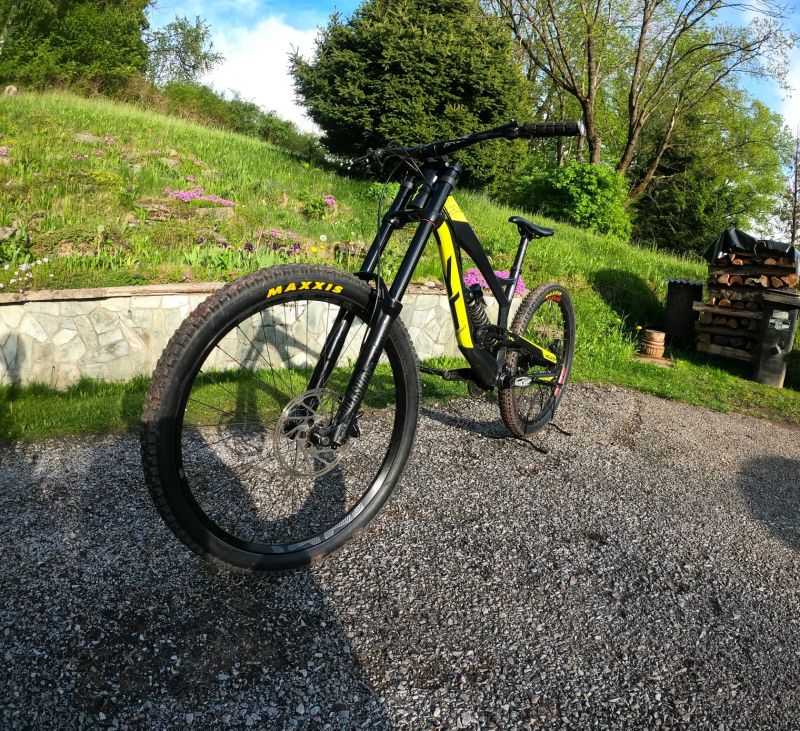 YT Industries Tues