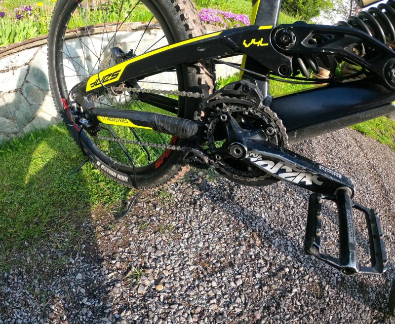 YT Industries Tues