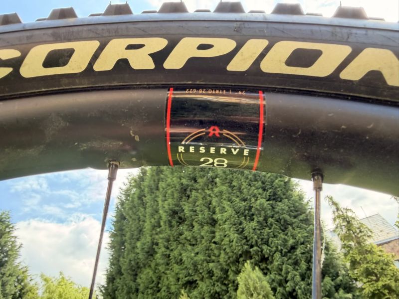 Carbon / Lefty – TOP XC stavba, SRAM XX AXS, Reserve 28, Extralite