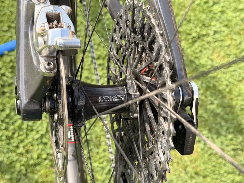 Carbon / Lefty – TOP XC stavba, SRAM XX AXS, Reserve 28, Extralite