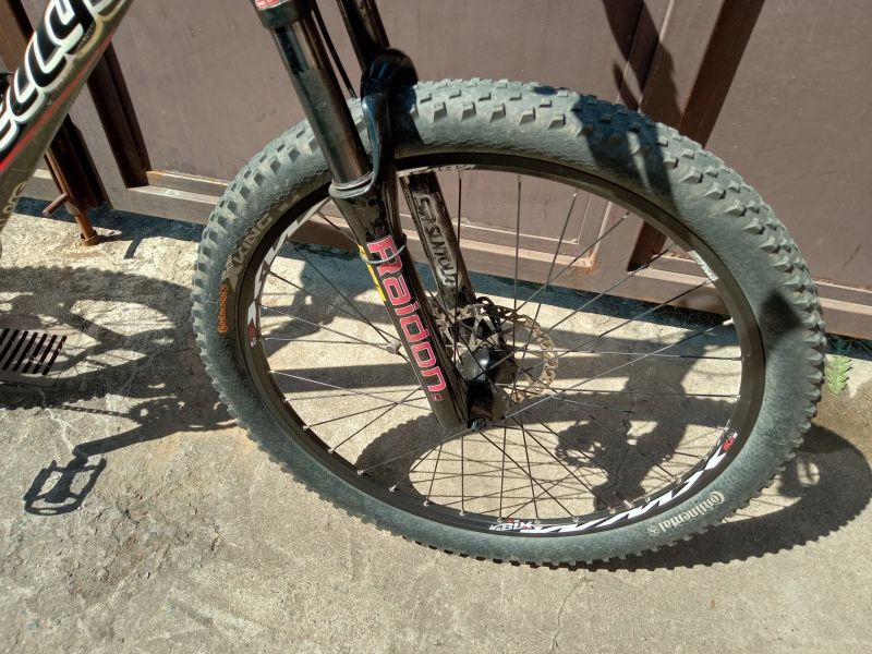 Karbonový Kellys Mobster 21,5" (XL) – Shimano XT