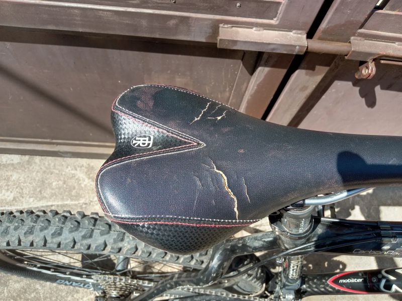 Karbonový Kellys Mobster 21,5" (XL) – Shimano XT