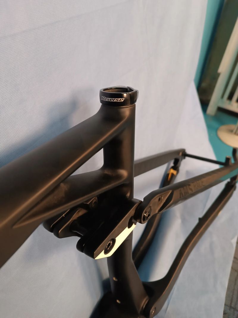NOVÝ karbonový Cube AMS 100 C:68 HPC – Vel. 18" (M)