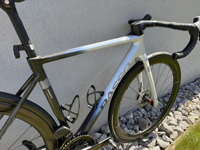 Karbonová rámová sada BASSO DIAMANTE velikost 48, včetně KOMBA, SEDLOVKY, střed CeramicSpeed DUB