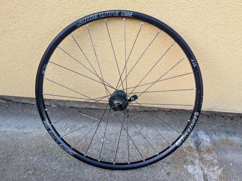 přední kolo Bontrager Race Lite 26"
