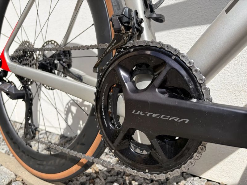 Trek Madone SL 7 Gen 8 (velikost M/L) 