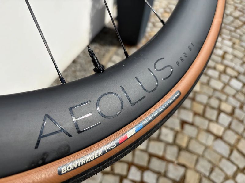 Trek Madone SL 7 Gen 8 (velikost M/L) 