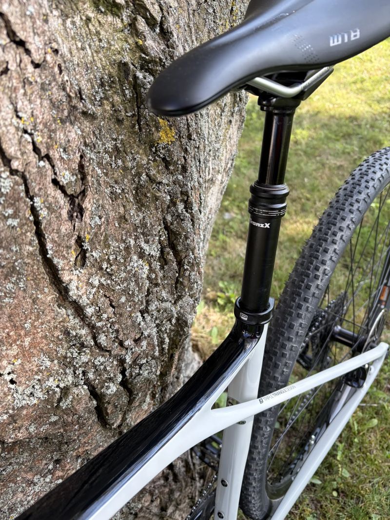 GT Grade Carbon X 2023, vel. S