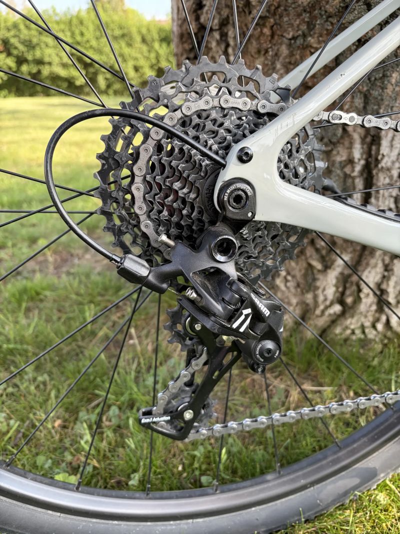 GT Grade Carbon X 2023, vel. S