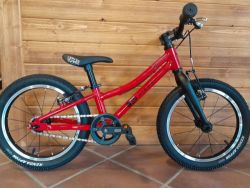 KUbikes 16S červené - NOVÉ - od 95 cm, 5,65 kg vč. pedálů