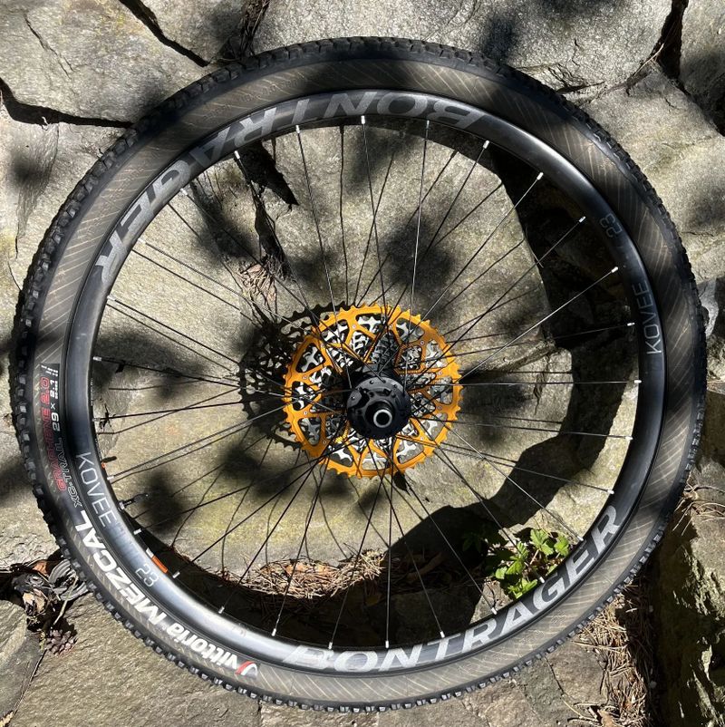 Karbonová kola 29" Bontrager Elite kovee 23