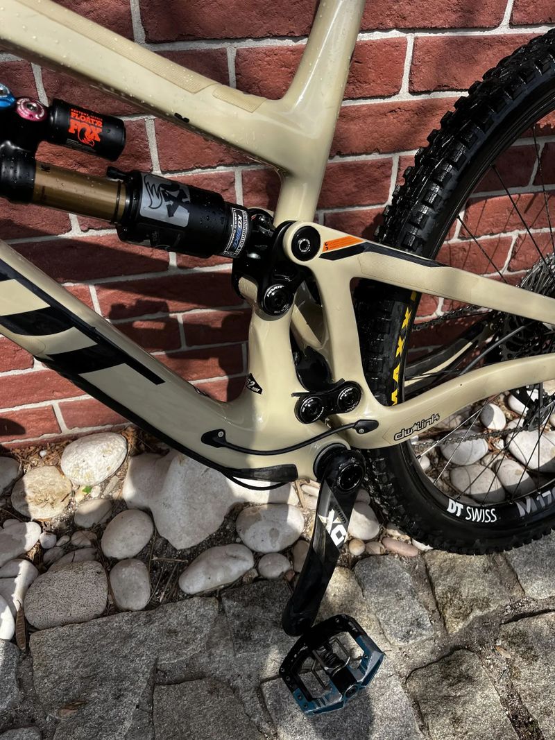 Pivot Firebird 29 Pro XO1