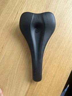 Sedlo SQLAB 612 Ergowave active 2.1 S-Tube 13 cm