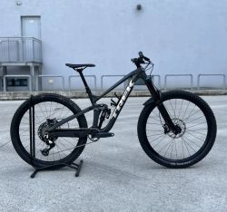 Trek Slash 8