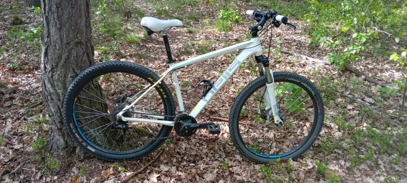 Pells RAZZER Comp 7005, Shimano, 1. majitelka, 30 % původní ceny, lepší pláště, sedlo nebo gripy :-)