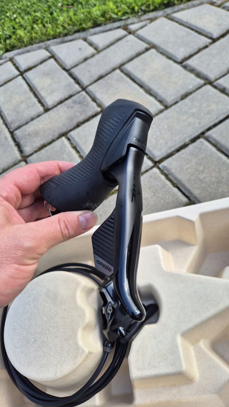 Páky + brzdy Sram Rival AXS, TOP stav