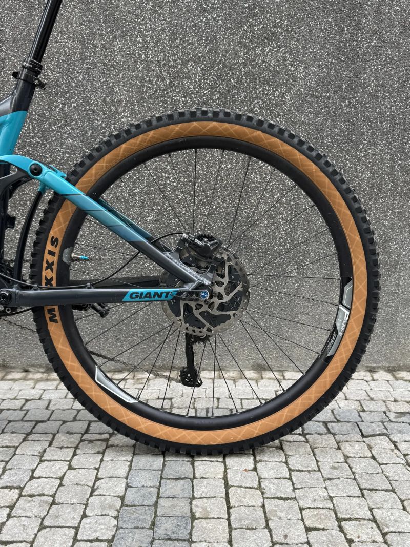 Giant Reign, 27.5",Velikost M