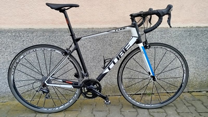 Lehké silniční kolo Cube Attain GTC Race vel. 56