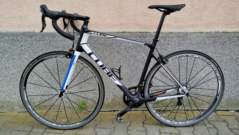 Lehké silniční kolo Cube Attain GTC Race vel. 56