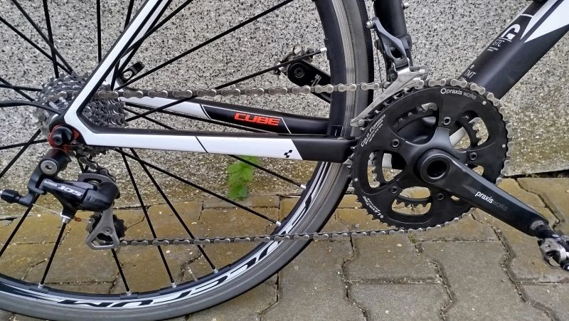 Lehké silniční kolo Cube Attain GTC Race vel. 56