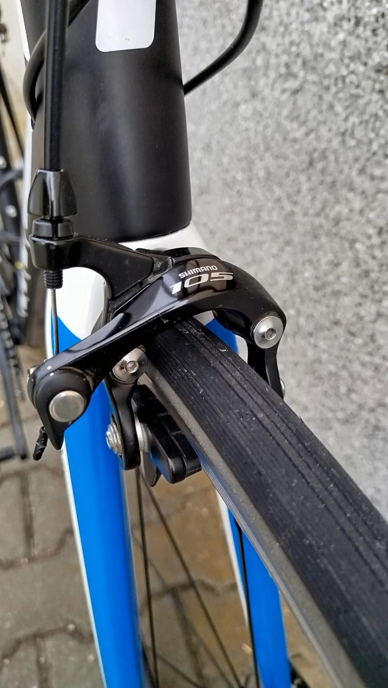 Lehké silniční kolo Cube Attain GTC Race vel. 56