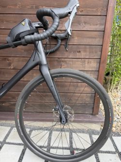 Merida Silex 700 + Mavic Aksium Elite Evo UST Disc CL 28" silniční