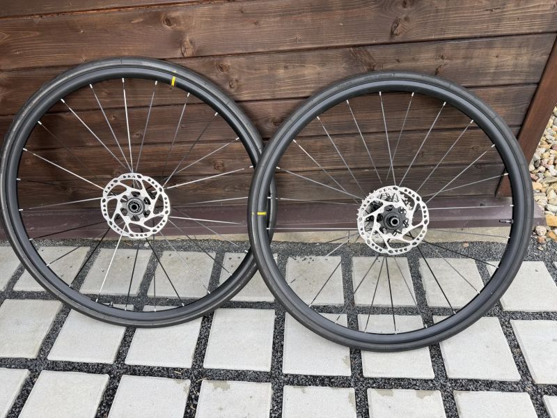 Merida Silex 700 + Mavic Aksium Elite Evo UST Disc CL 28" silniční