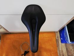 Nové sedlo Fizik Terra Aidon X5 Kium 145mm