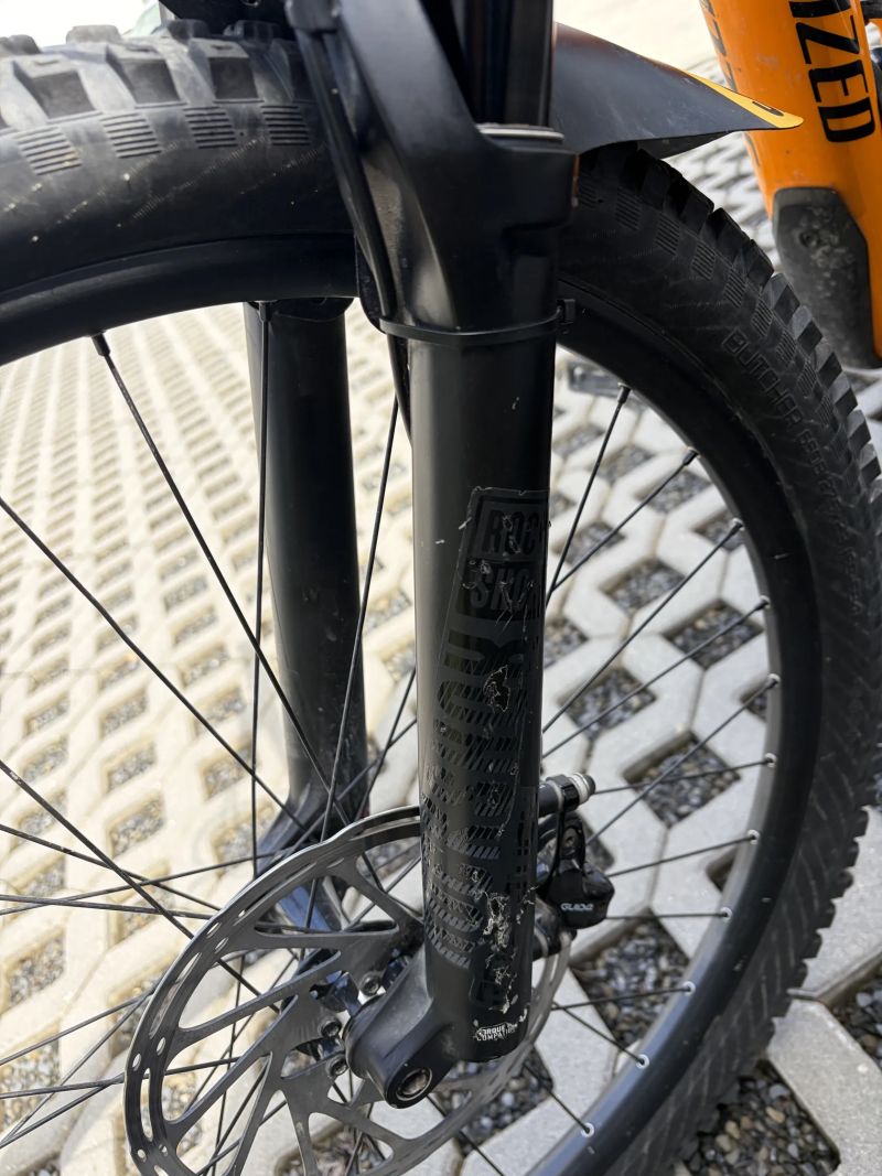 Juniorské enduro specialized stumpuumper -