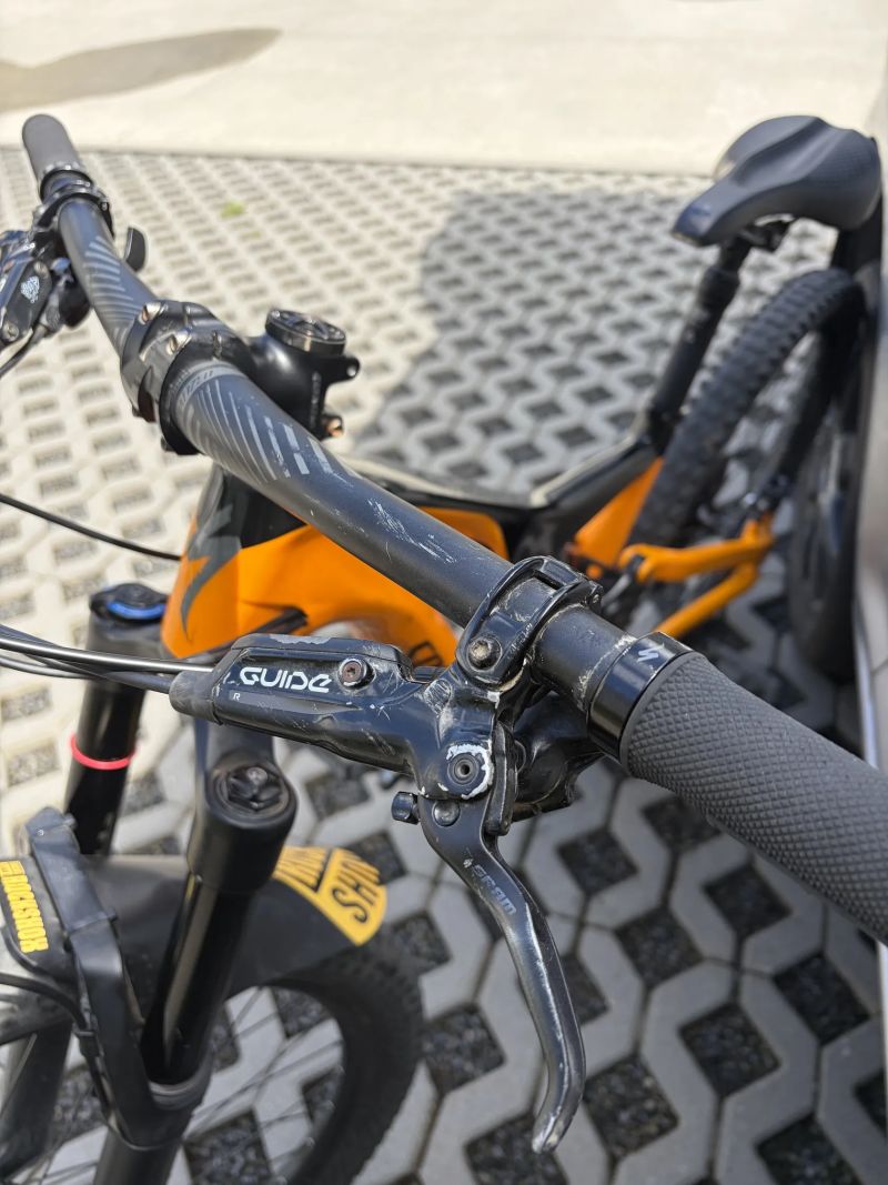 Juniorské enduro specialized stumpuumper -