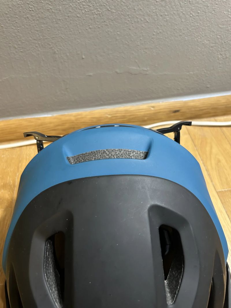 Oakley DRT MIPS MTB helma