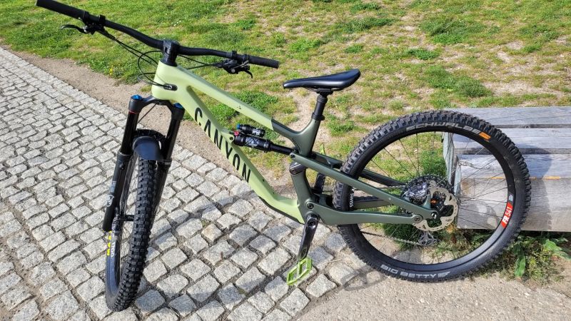 Canyon Spectral CF8 - vel. S (do 170cm)