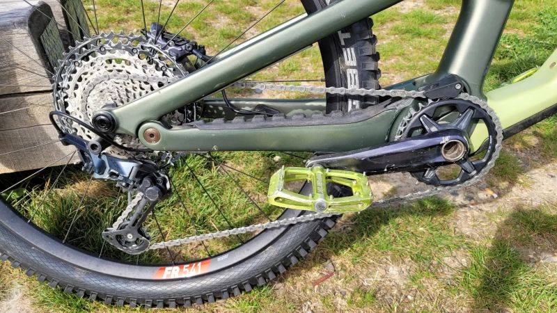 Canyon Spectral CF8 - vel. S (do 170cm)