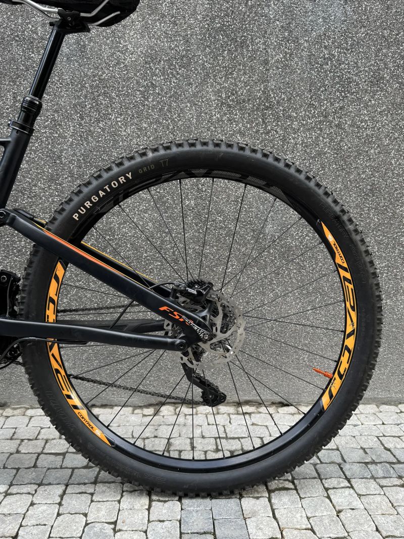 Specialized Stumpjumper FSR Comp Carbon 29", velikost M