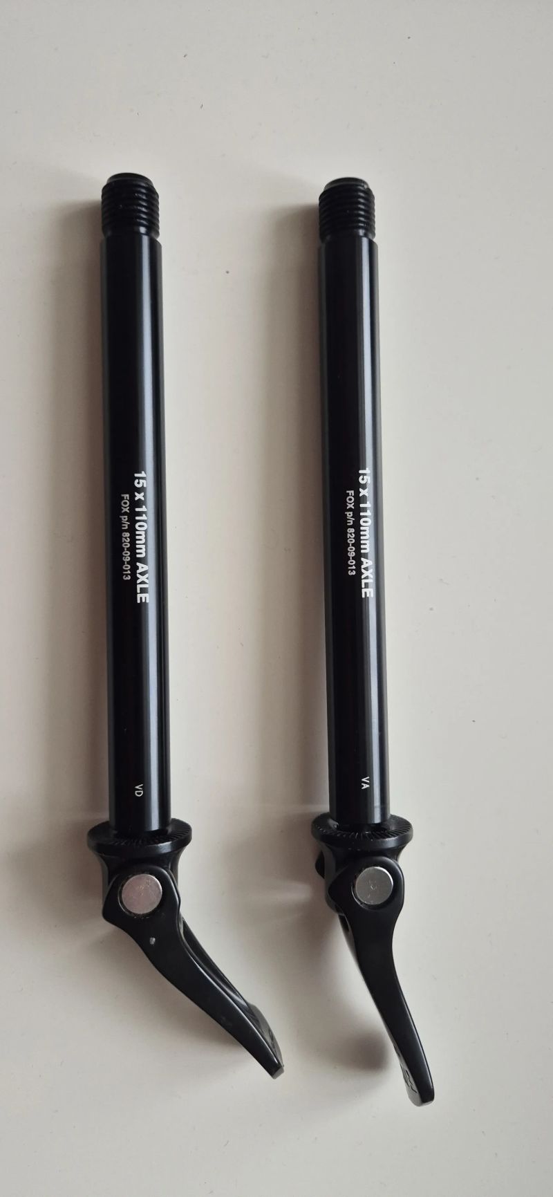 2 x Přední osa FOX 15x110 axle BOOST