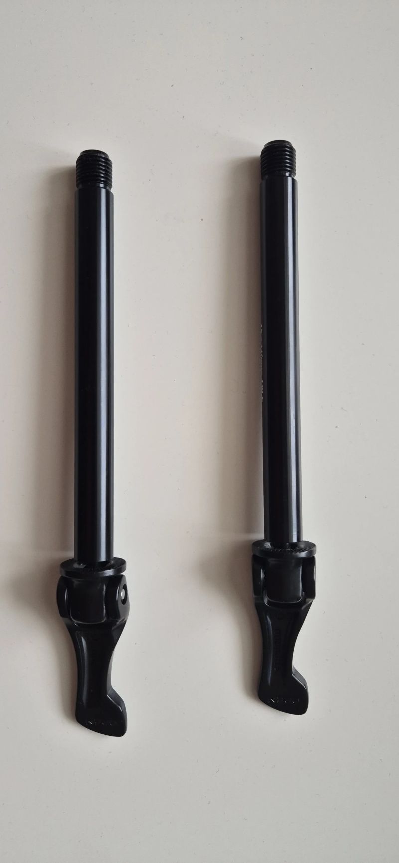 2 x Přední osa FOX 15x110 axle BOOST