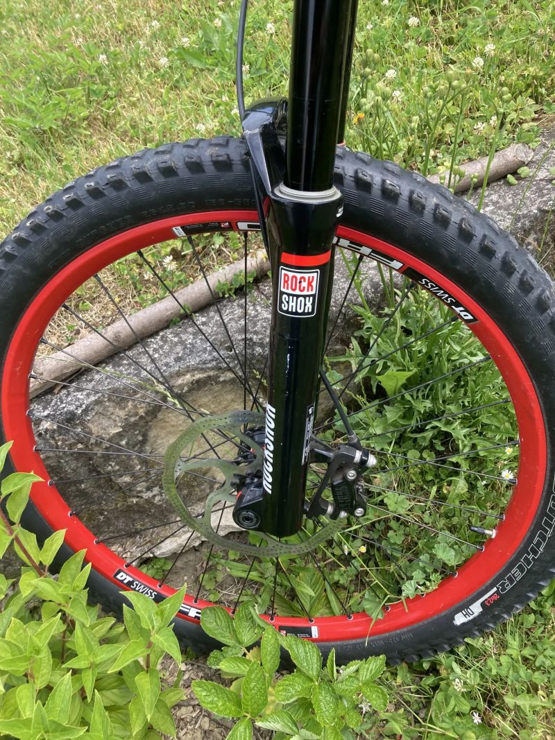 Specialized Demo 8