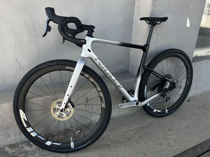 Gravel kolo Ridley Kanzo Adventure Custom Fade vel. S Sram XX1 AXS / Sram Force AXS, Zipp, Hope 
