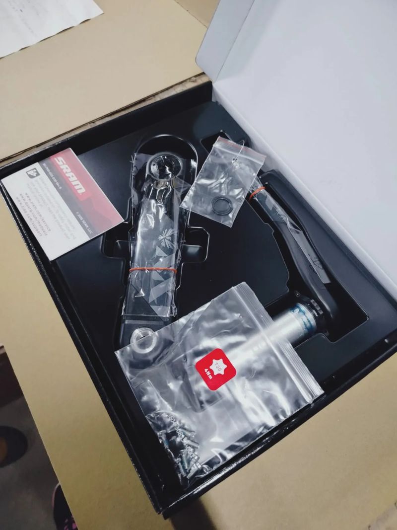 Nové kliky SRAM/ Quarq XX1 Eagle DUB 8 Bolt Grey 175mm