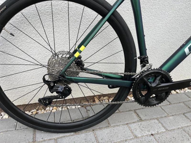 Silniční kolo Cube Attain SLX, žlutá Goblin, model 2025